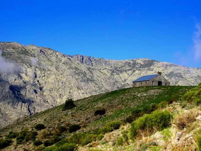 Apartamentos La Rosa Y El Pastor Guijo de Santa Bárbara Exteriér fotografie