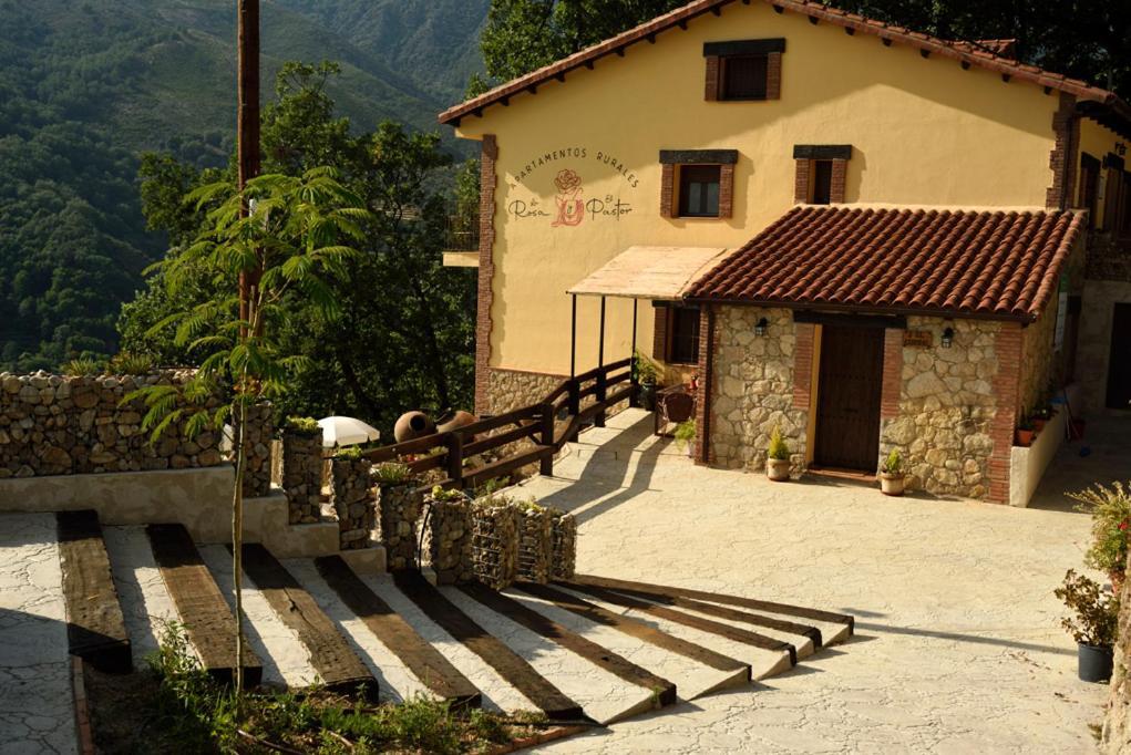 Apartamentos La Rosa Y El Pastor Guijo de Santa Bárbara Exteriér fotografie